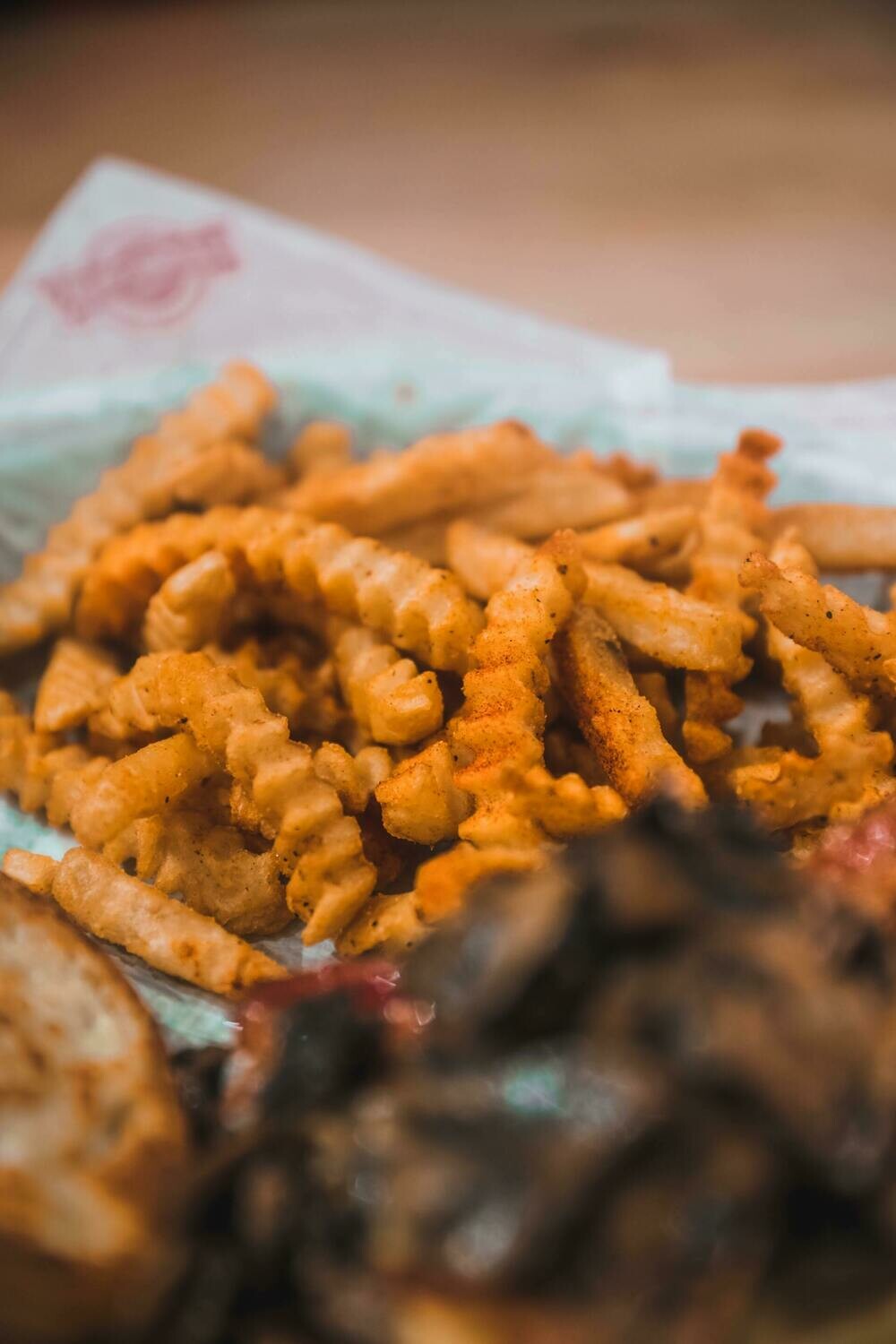 Cajun fries + dipping sauce